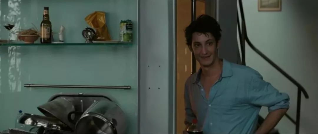 最开放的法国人，两性关系底线在哪里？这部爱情电影也是喜剧片