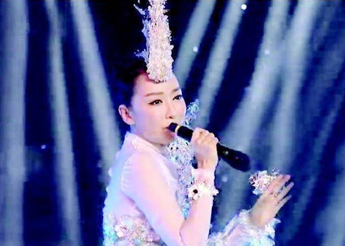 质疑萨顶顶假唱,萨顶顶质疑假唱的结果