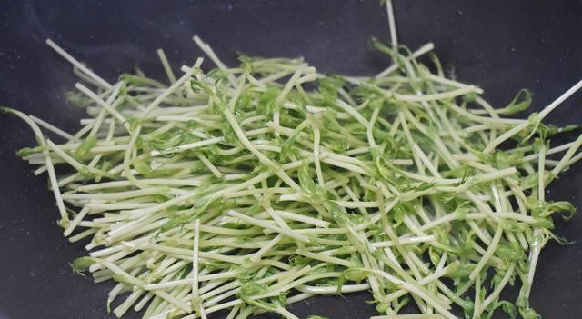 鸡蛋炒宽米粉最好吃的做法视频,砂锅牛肉米粉家常做法