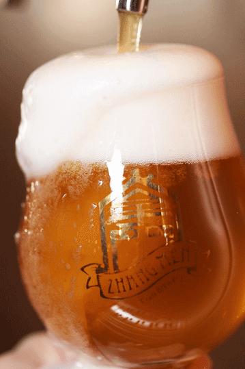 外国人喝中国精酿,外国人喝的真正的精酿