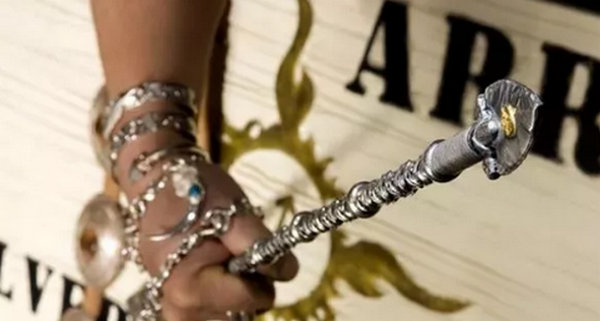 手链品牌轻奢小众银饰,比较有名的银手链