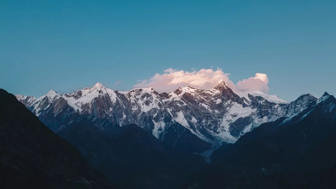 魔幻城市旅游景观,魔幻山城旅游感受