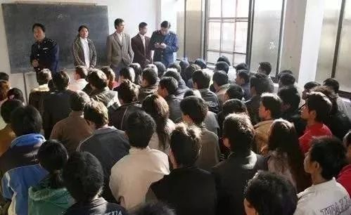 被传销骗了钱该去起诉还是报警,被传销了应该怎么办