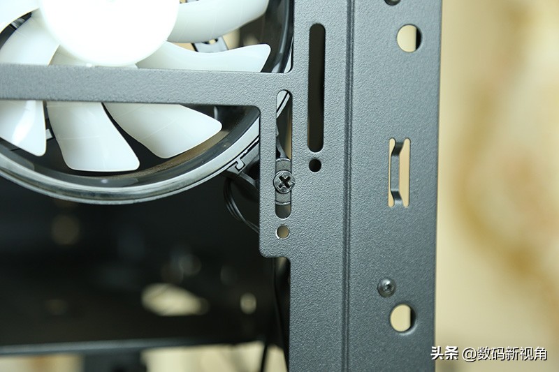 大牛拉小车的三轮摩托,大牛拉汽车视频