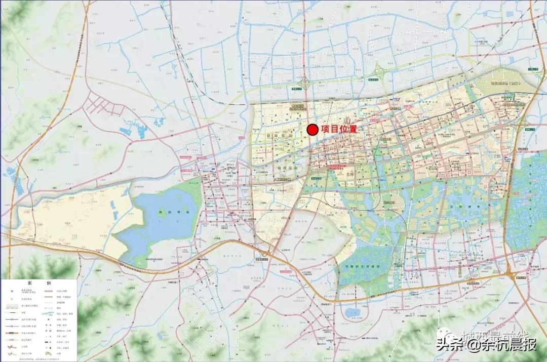 投资5000万建设足球场,投资8000亿建造一个未来之城