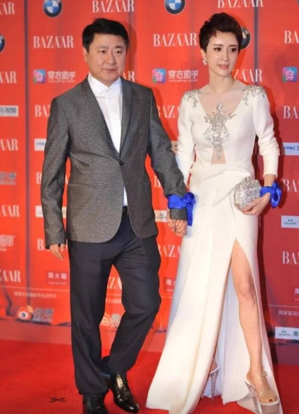 金巧巧被蹭红毯,金巧巧红毯