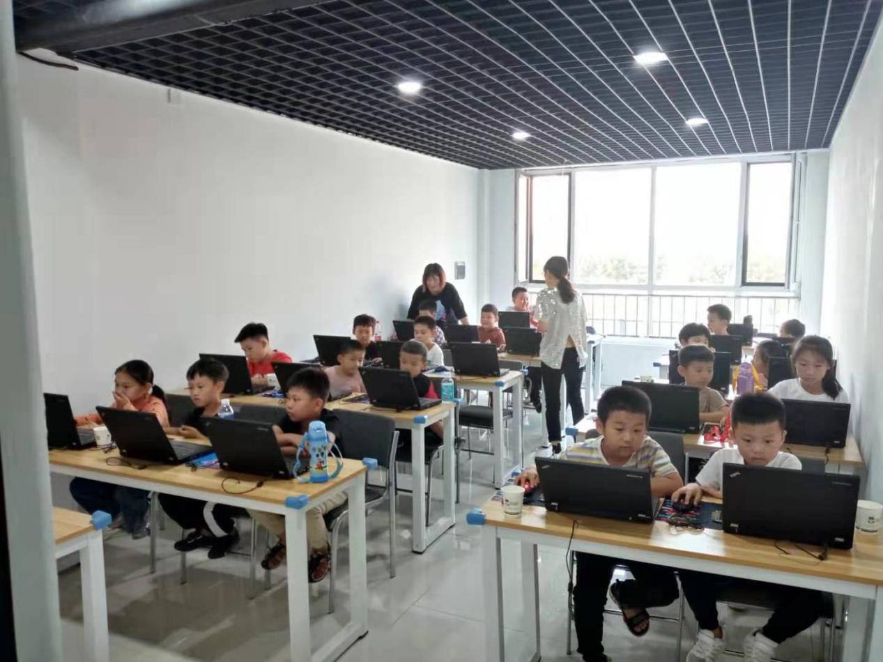 奥数和编程哪个对孩子的帮助大,学奥数的孩子有必要学编程吗