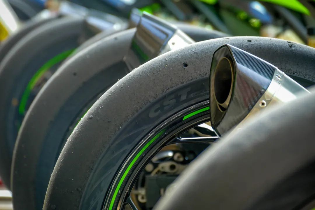 从赛道到街道尽享驾驶乐趣,从赛道到街道