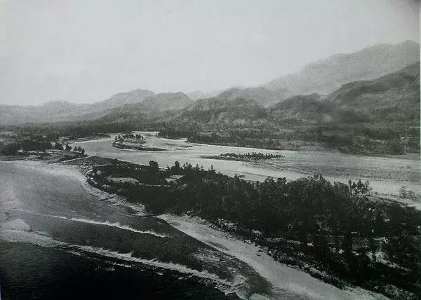 100年前中国风景建筑老照片,两亿多年前的景观