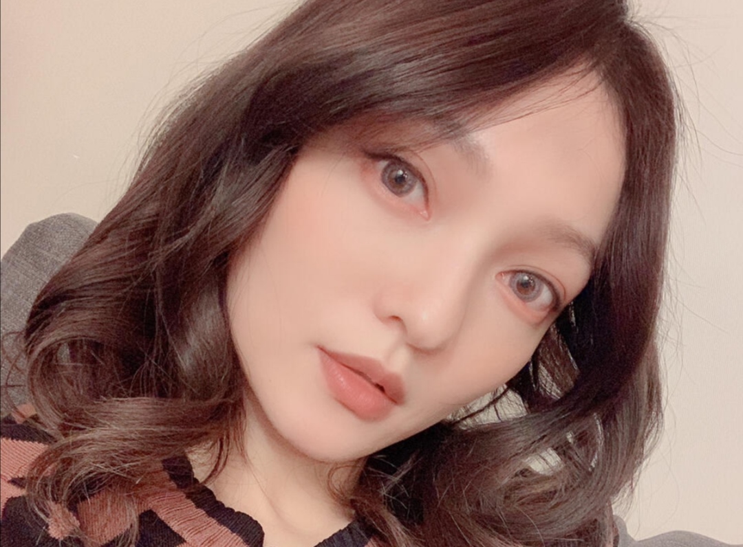 张韶涵逆境中成长,张韶涵日常披发造型