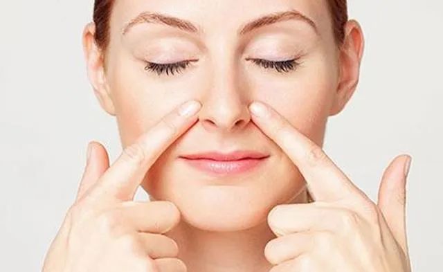 去黑头小妙招学生党8-10岁,幼儿鼻子黑头怎么去除