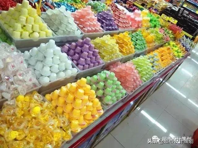 超市食品陈列摆放效果图,超市休闲食品创意陈列图片