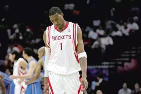 麦迪为什么投篮弧度低,麦迪天生脊柱弯曲的影响