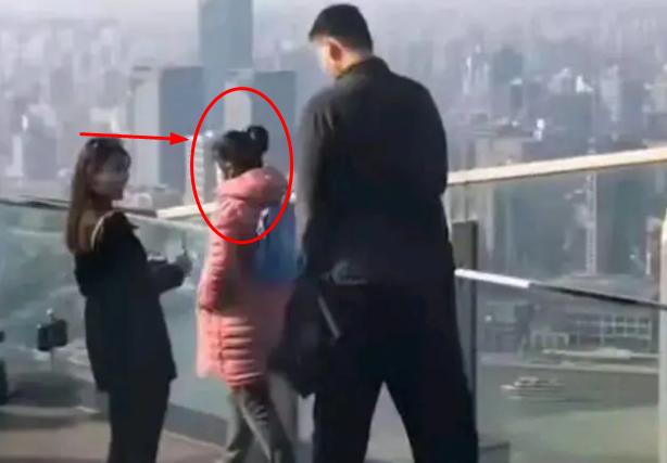 姚明的女儿9岁竟然就有1米71了,媒体姚明12岁女儿身高近1米9