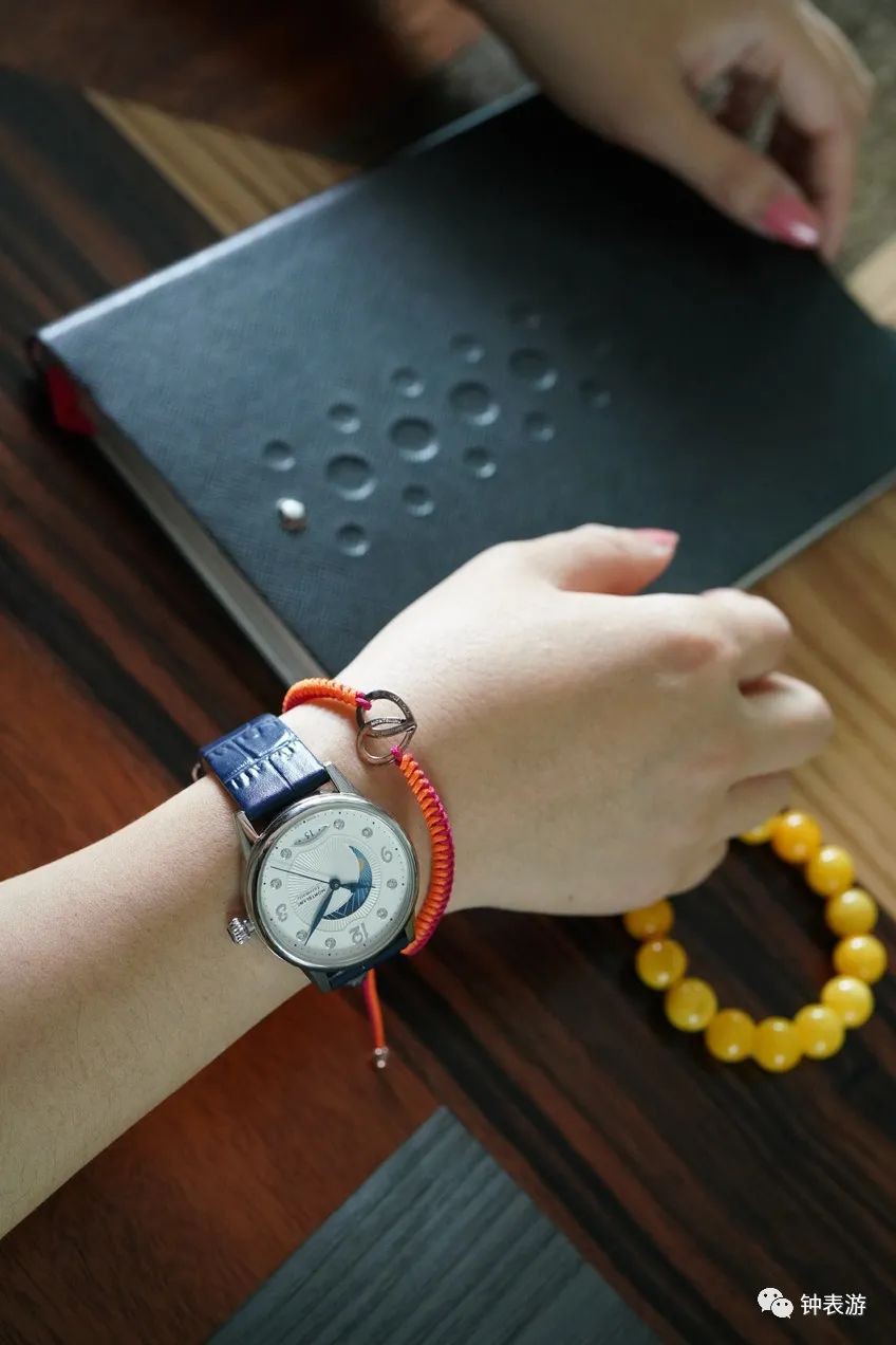 两三万左右的钻戒品牌,两三万能买到新的女表