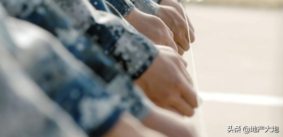 中国当兵的大学生，都是这样度过第一次