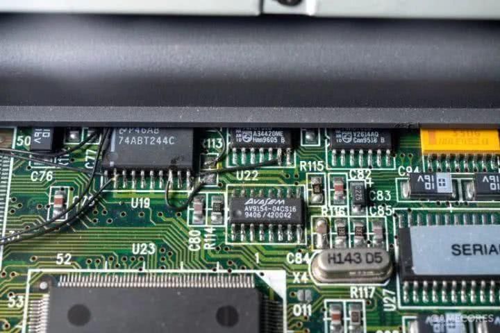 一百多块买个26年前的笔记本，我改了改，还能上网