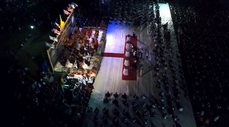 成千上万孔明灯视频,缅甸放飞孔明灯