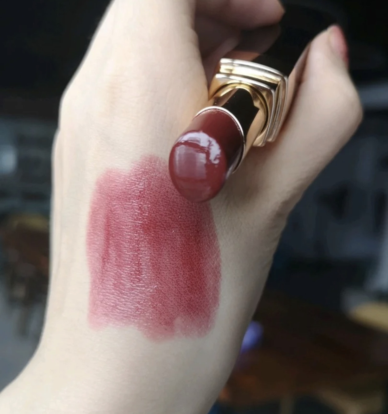 香奈儿132和圣罗兰302哪个适合黄皮,香奈儿口红vivacity132滋润