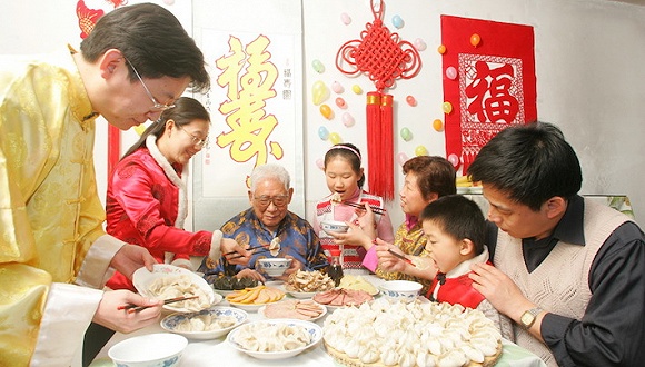 “彩礼不帮我出，还要我给你买票，做梦”“好，五块钱买断亲情”