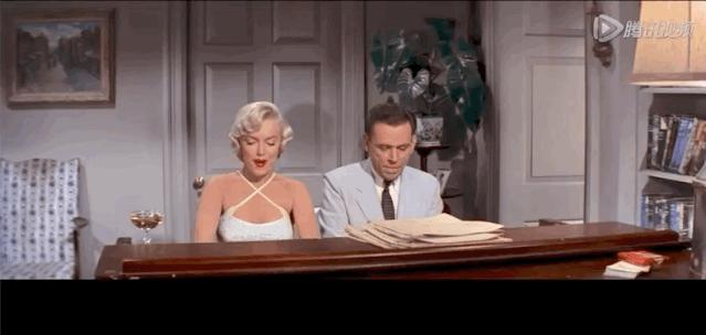 上帝将女演员梦露，放到中年男人面前，是在制造一件人间“杀器”