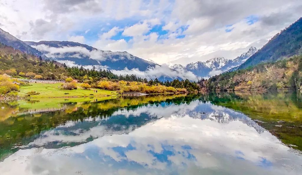 成都2天来回的温泉推荐，彩林雪景青山绿水，美成仙境