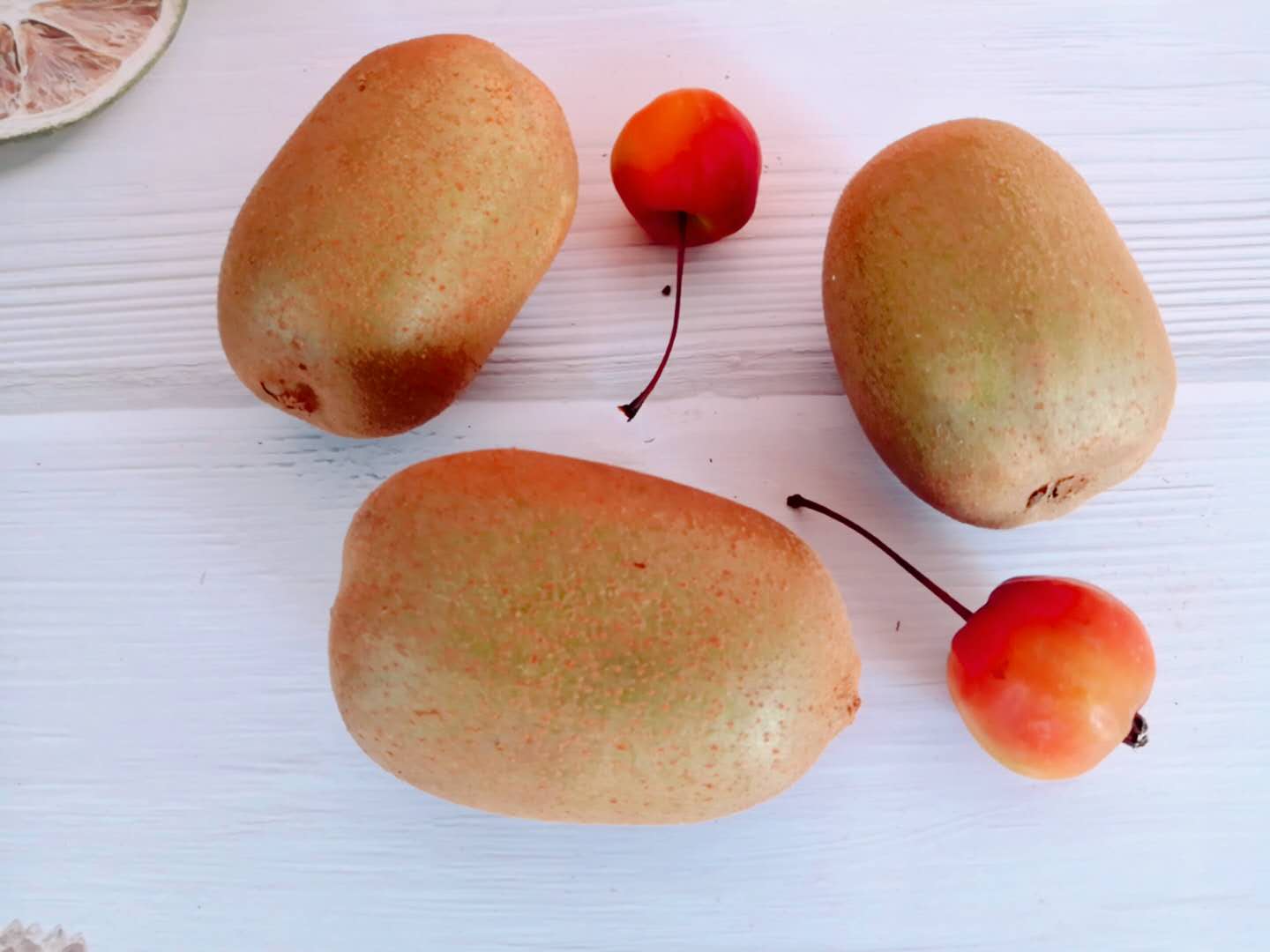 猕猴桃太硬怎么吃才好吃,猕猴桃太硬了怎么催熟呀