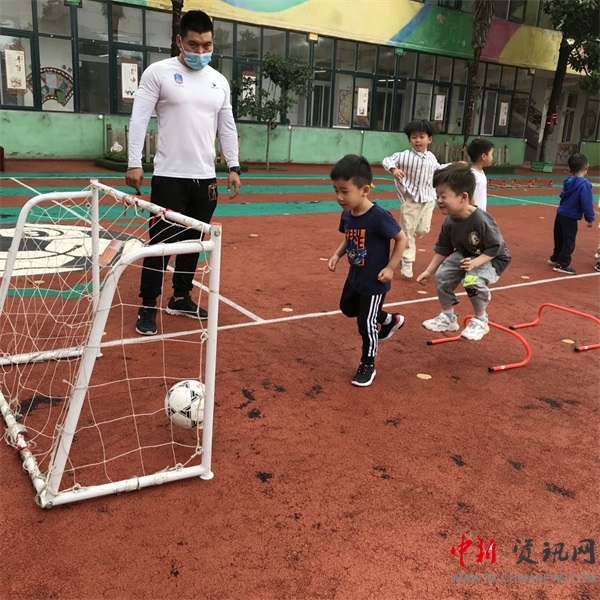 幼儿园足球展,特色幼儿园嘉年华足球联赛