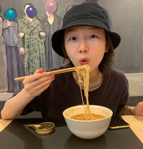 周冬雨身高体重真实多少斤了,周冬雨体重多少斤身高