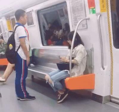 我参加的不是军训，绝壁是人体艺术展啊