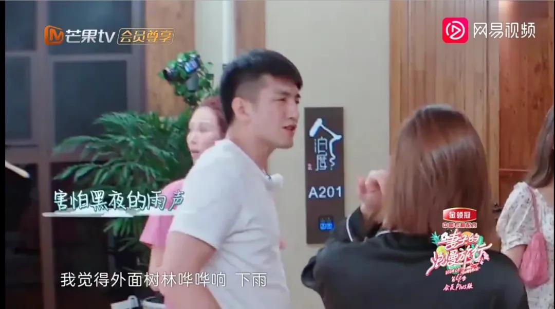 想摧毁一个孩子的自尊心和自信,摧毁一个孩子三次不理他就够了