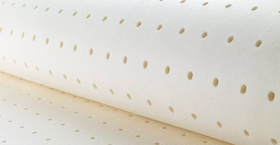 乳胶床垫棕榈床垫哪个好,婴儿睡棕榈床垫和乳胶床垫哪种好