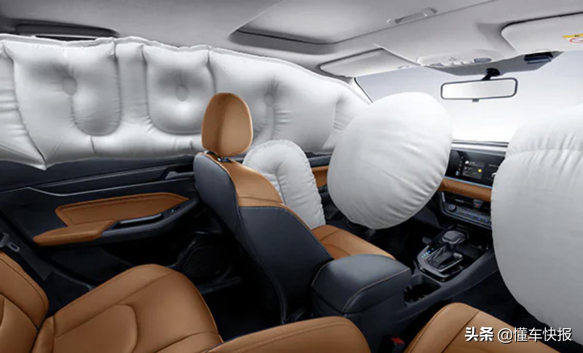 长安福特福睿斯2021钻石版,新款手动福特福睿斯汽车评测