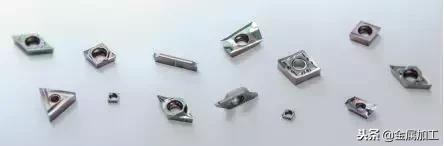 奔驰发动机是全铝的吗,宝马奔驰为什么发动机用塑料