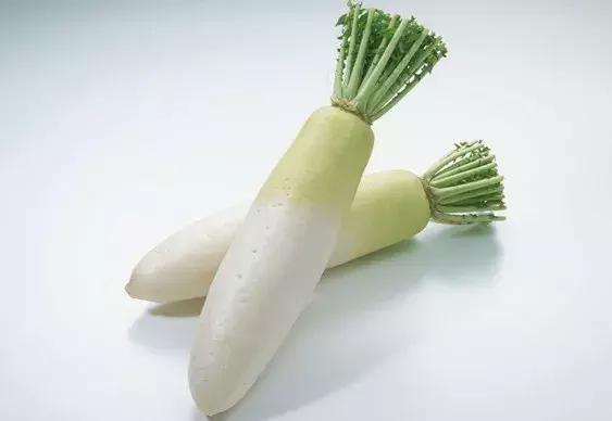 床单经常睡的地方发黄怎么回事,睡觉时床单有汗渍发黄是什么原因