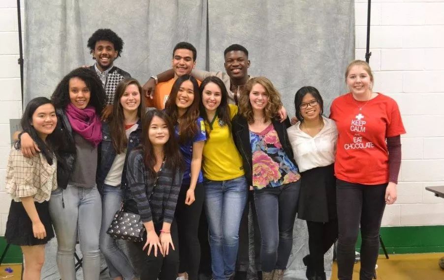 鏂板槈鍑哄浗,缇庡浗鍩虹潱瀛︽牎