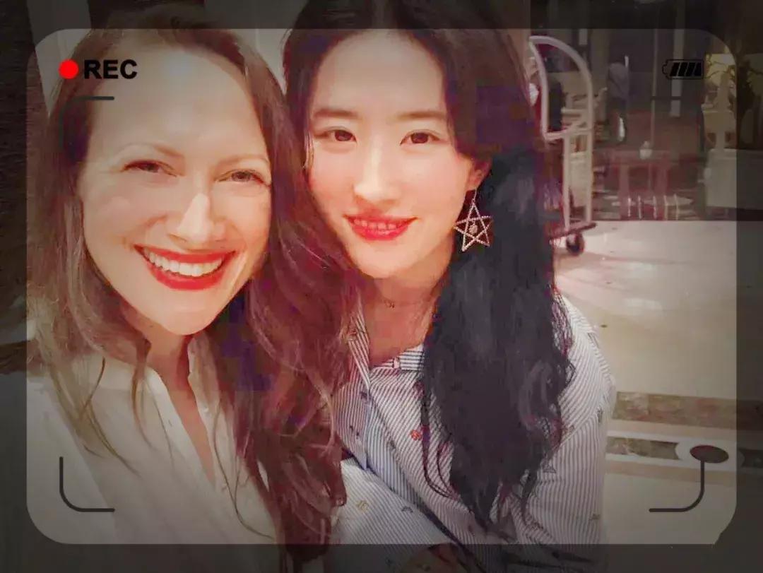 刘亦菲耳环搭配图片,刘亦菲脸小吗