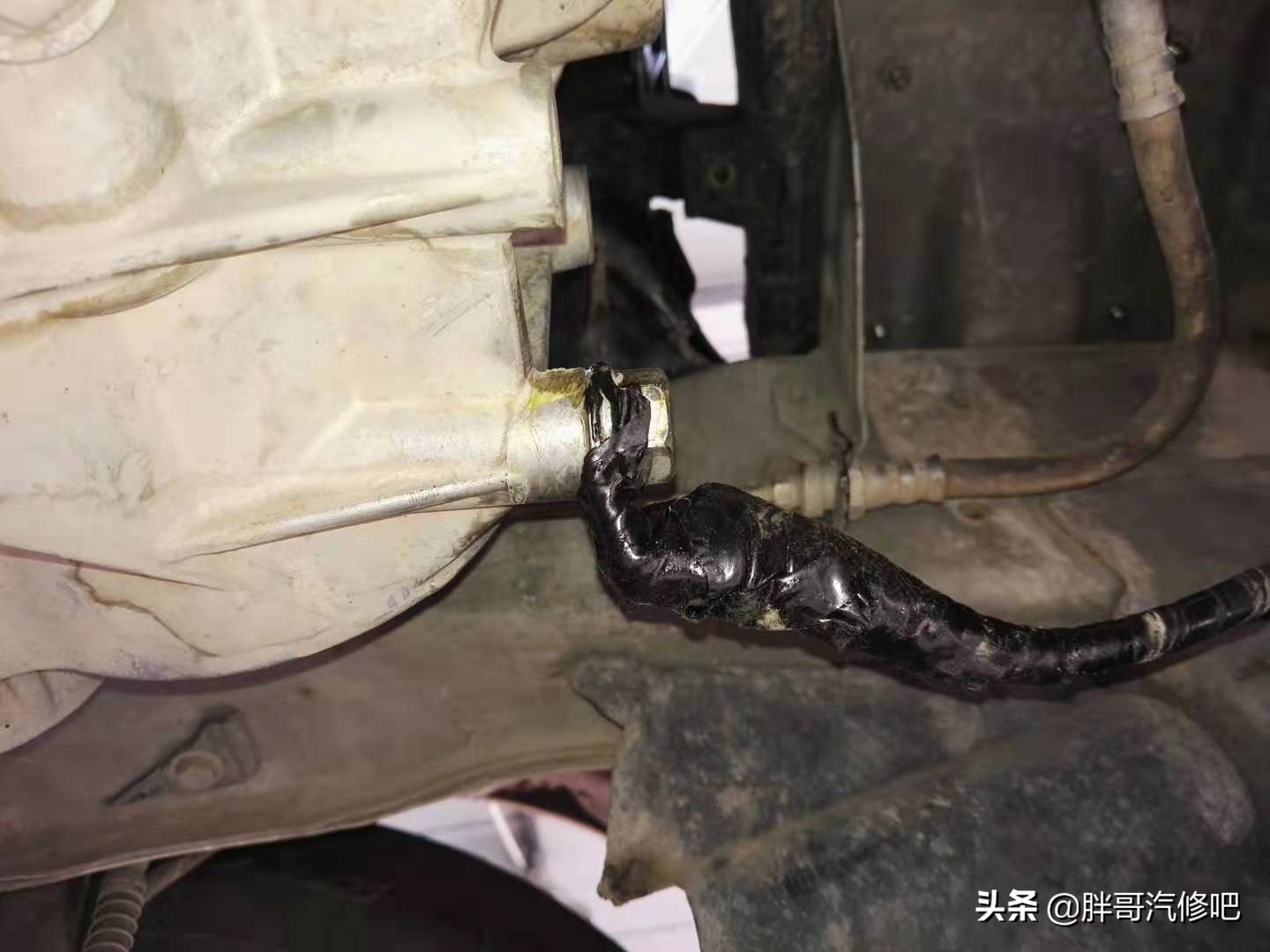 发动机搭铁不良故障的表现是什么,发动机搭铁不良导致发动机高温