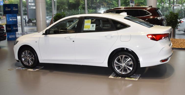 别克威朗pro和朗逸跑高速哪个更稳,朗逸1.4t和威朗1.5t哪个家用好