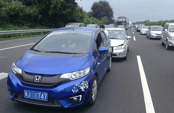 高速110的路面突然提醒限速60,高速上跑120突然看到限速60怎么办