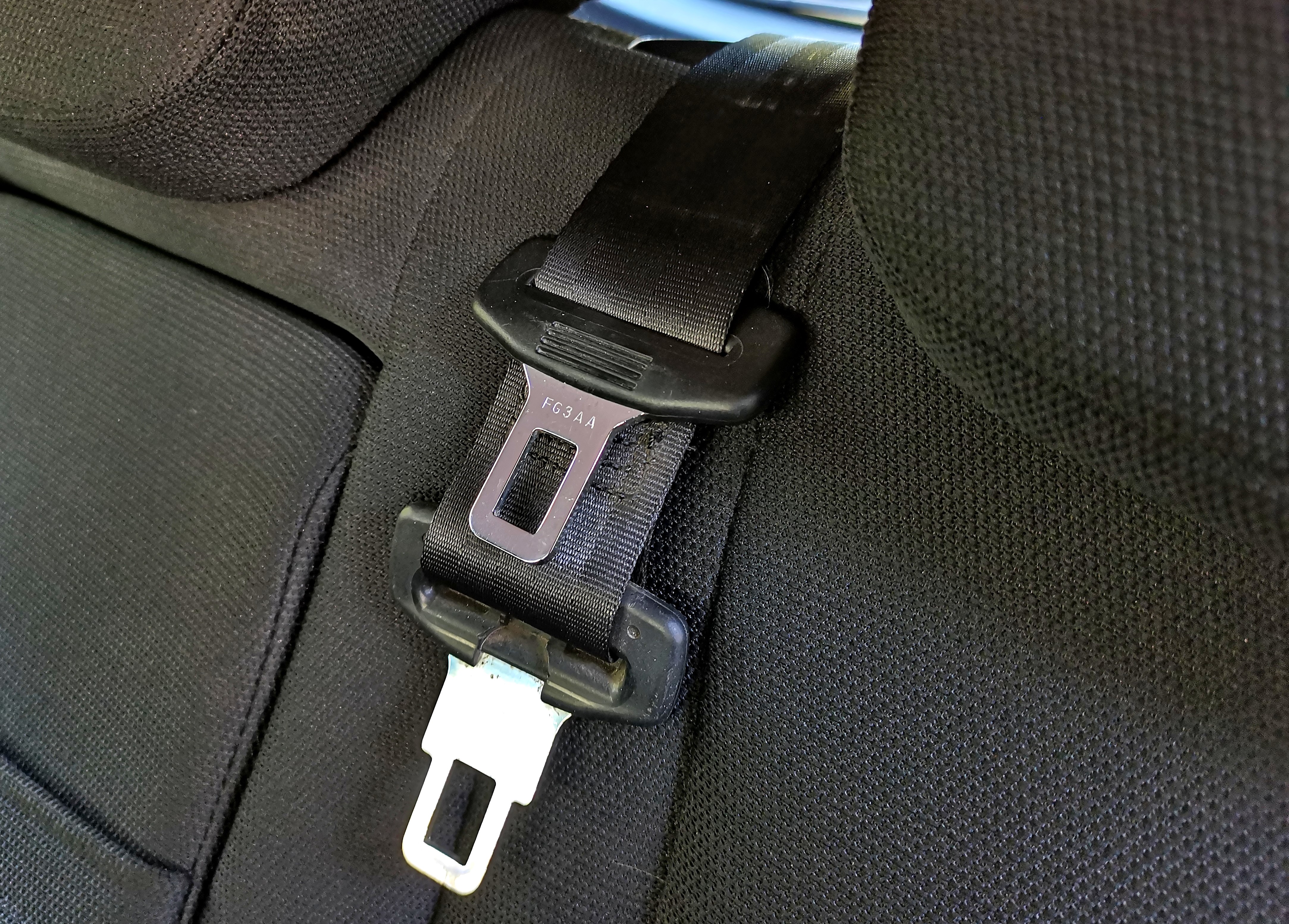 吉利帝豪ec7三元催化价格,万元左右的帝豪ec715可以买吗