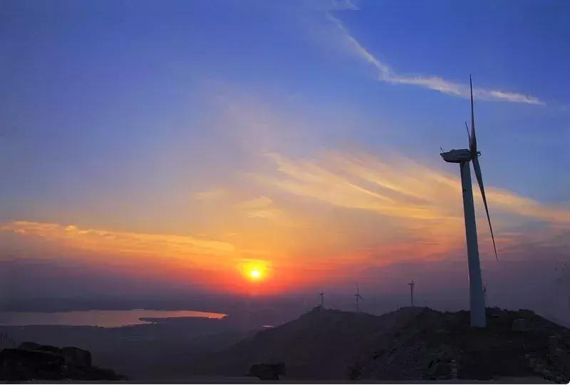 我站在方城大山的伤口