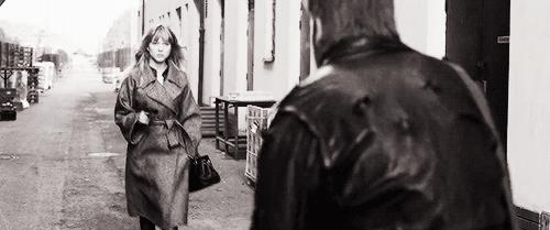 男靠美色，女靠脑洞，当代的“黑衣人”特工标配