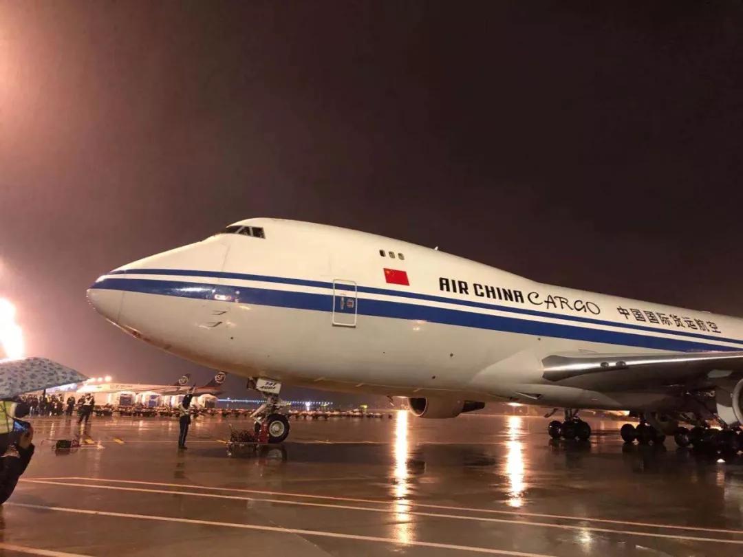 85万人确诊，美国疫加剧，网友赞马云是中国的马云，世界的马云