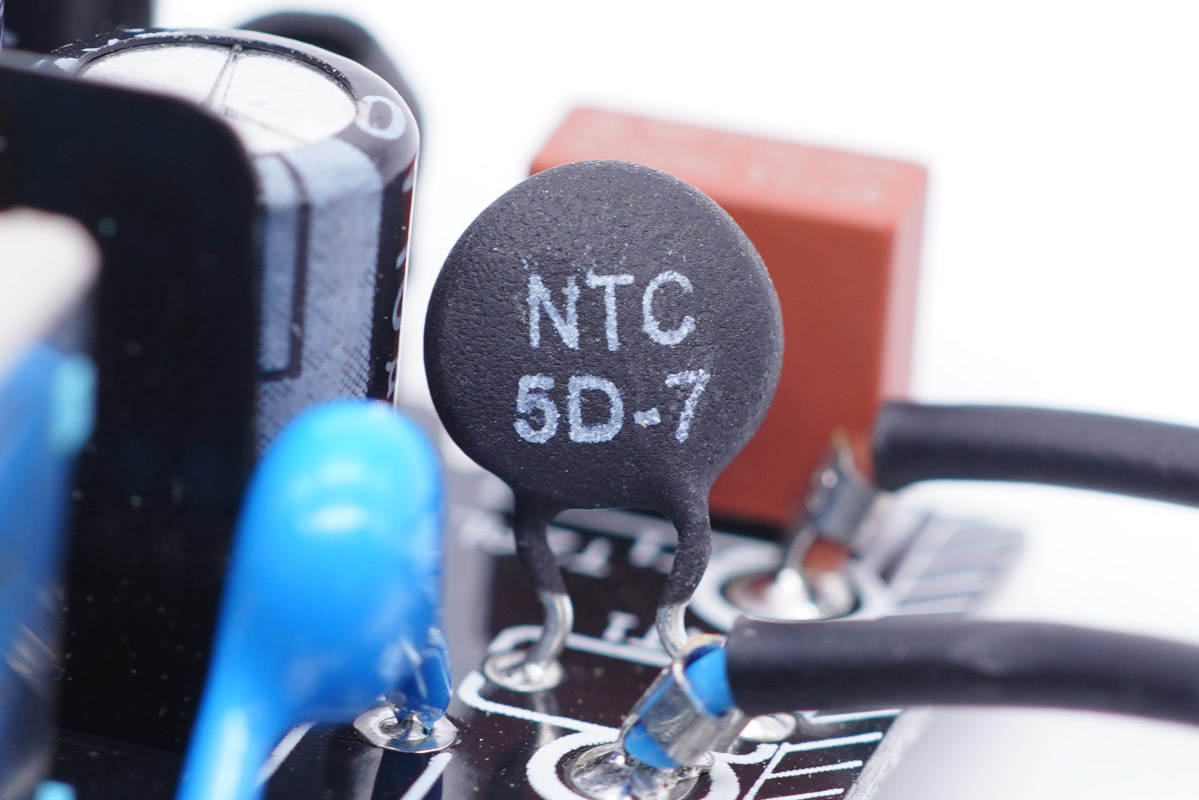 公牛快充多功能插座怎么样,插座一哥最新上市消息