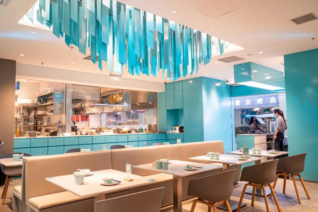 女生同行4.9折开吃！这家“网蓝”酸菜鱼店太“偏心”