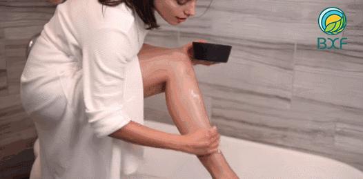 有的女生表面上光鲜亮丽,有的女生表面上白白净净的