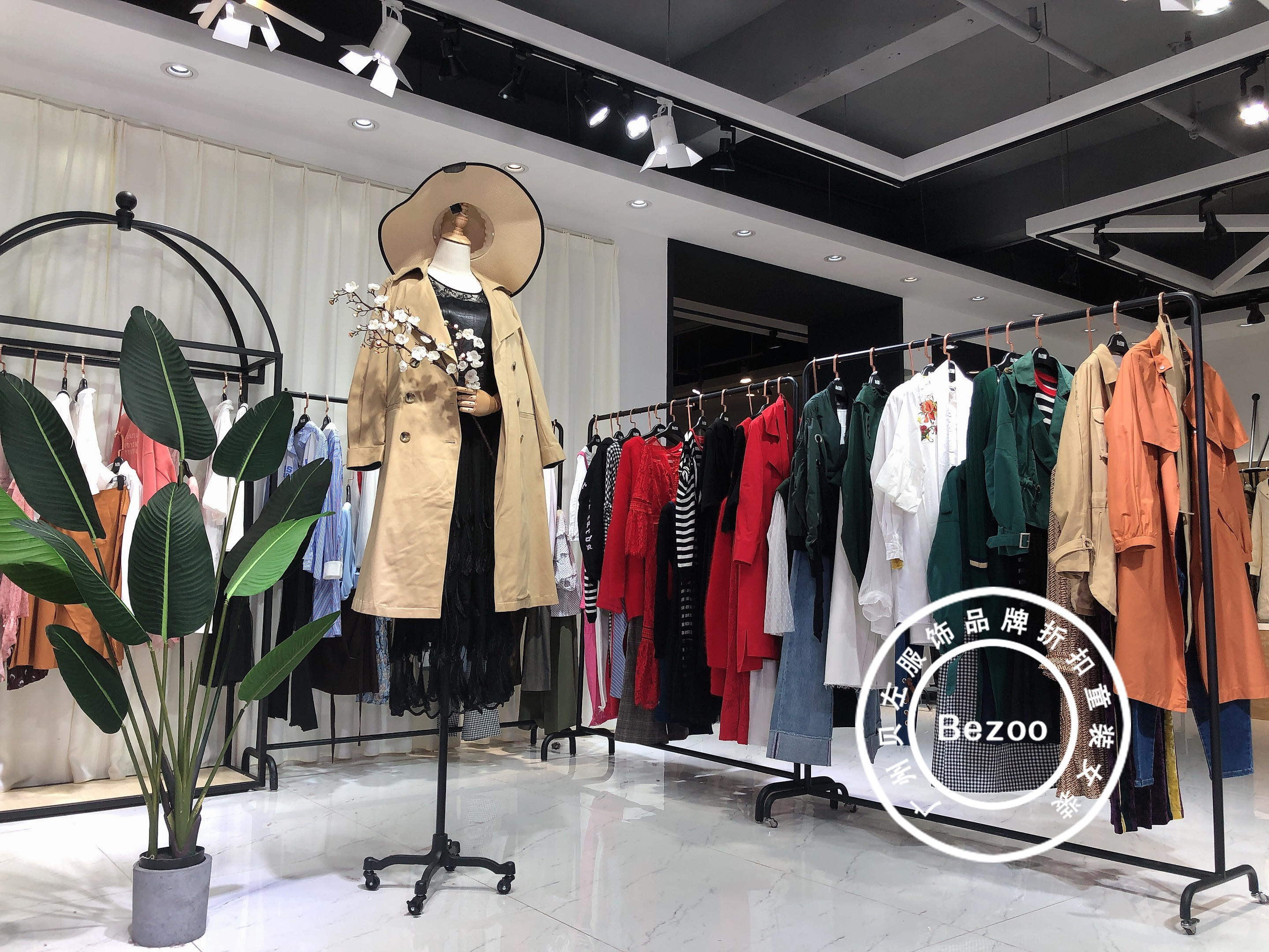 三彩女装正品旗舰店直播秒杀价,三彩女装正品清仓直播