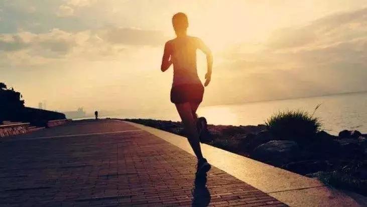 跑步最常见的十种伤痛及处理方法,跑步相关运动损伤综述