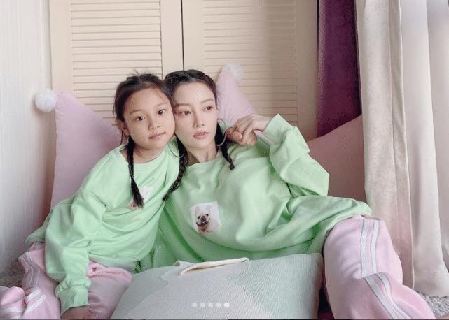 李小璐真实近况和贾乃亮,李小璐和贾乃亮真的分手了吗